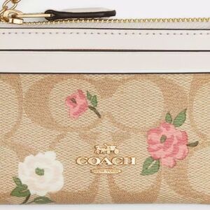 Coach Flower 🌺 keychain